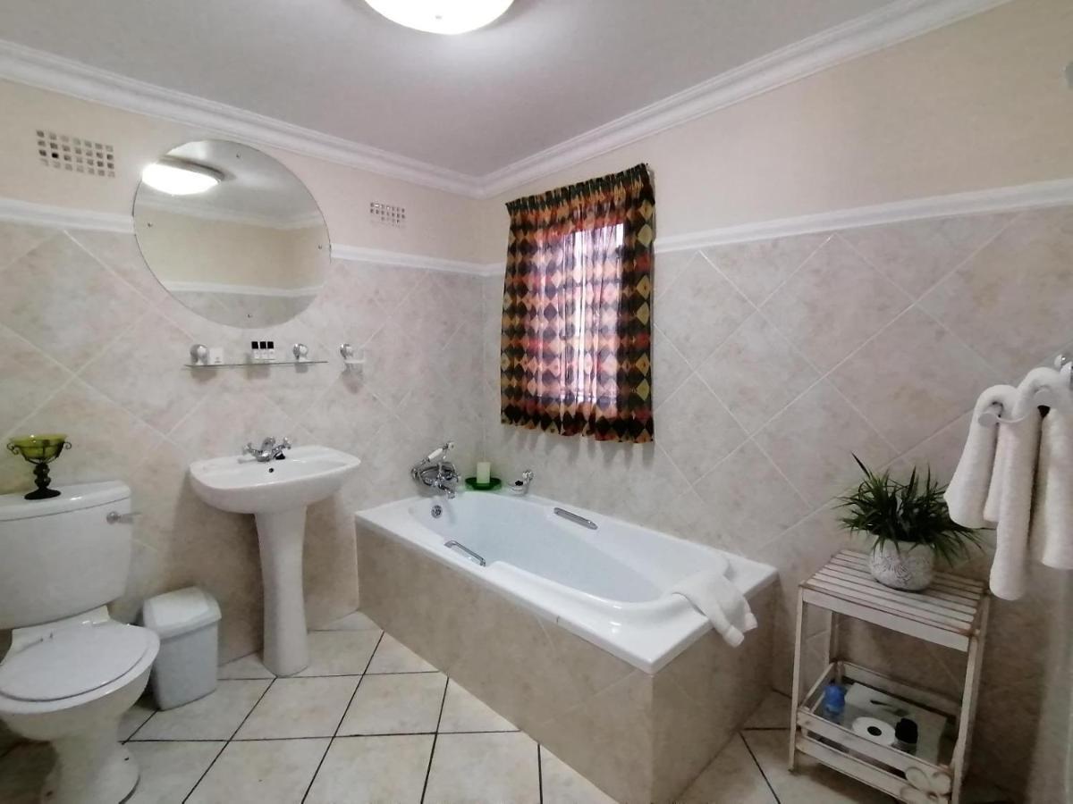 Casa Romana B&B Ladybrand ภายนอก รูปภาพ