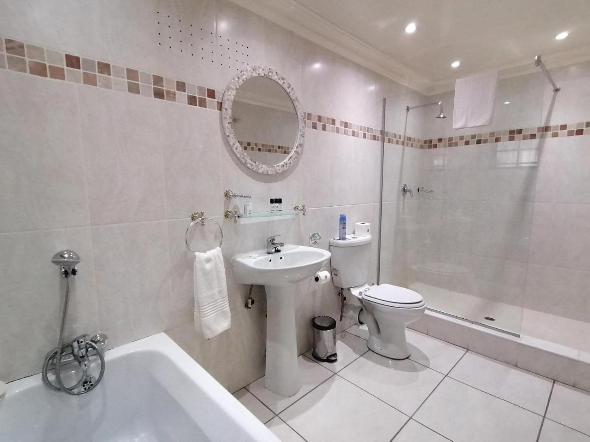 Casa Romana B&B Ladybrand ภายนอก รูปภาพ