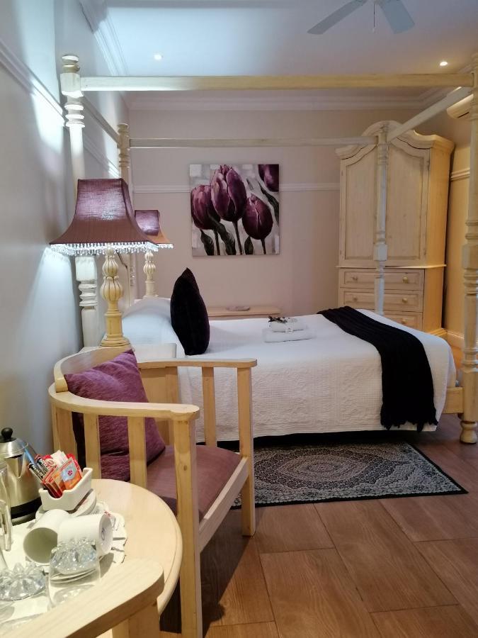 Casa Romana B&B Ladybrand ภายนอก รูปภาพ